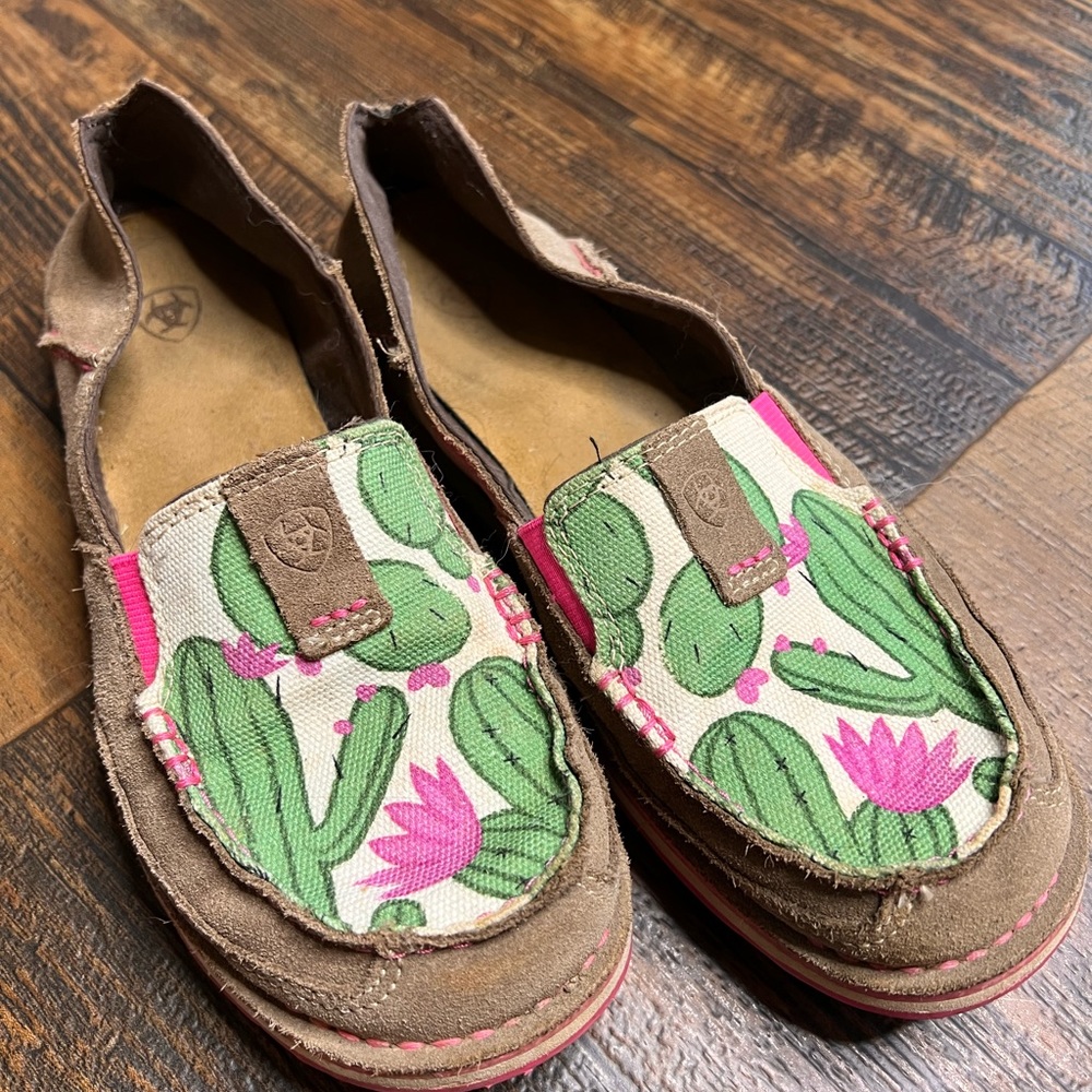 Ariat Cruisers